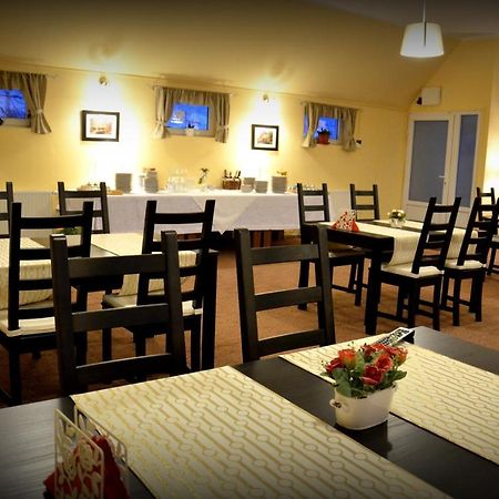 Cazare La Troita Hotel Кодлеа Екстериор снимка