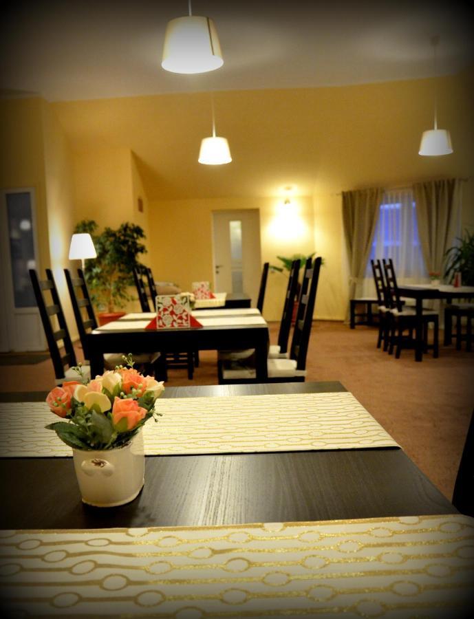 Cazare La Troita Hotel Кодлеа Екстериор снимка
