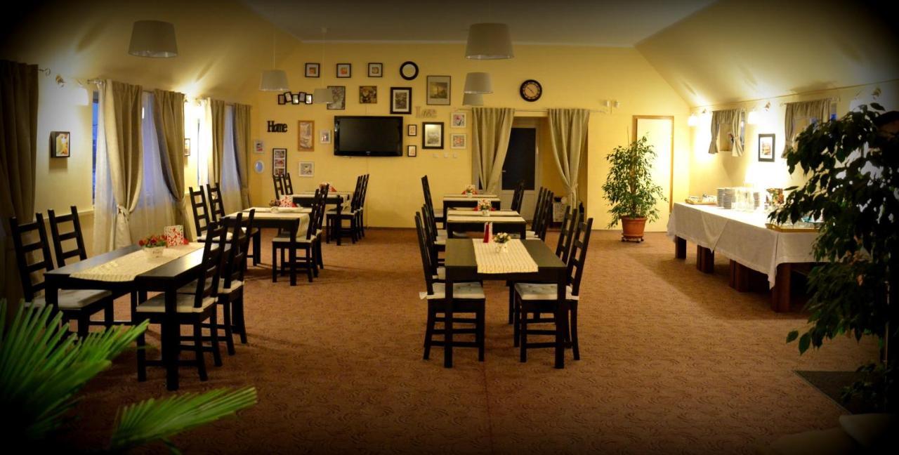 Cazare La Troita Hotel Кодлеа Екстериор снимка
