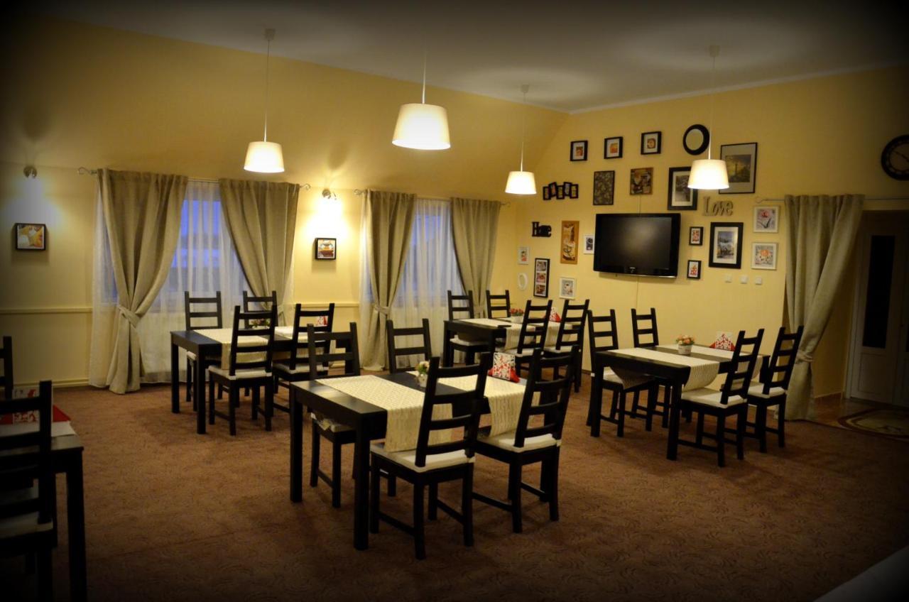 Cazare La Troita Hotel Кодлеа Екстериор снимка
