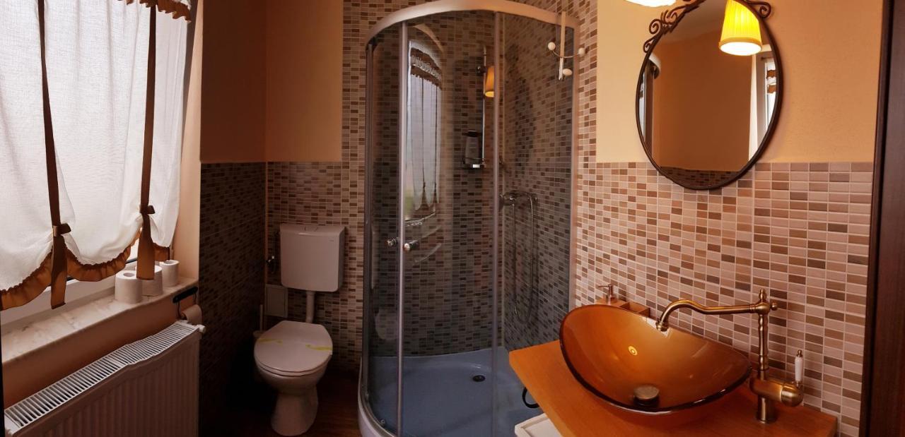 Cazare La Troita Hotel Кодлеа Екстериор снимка