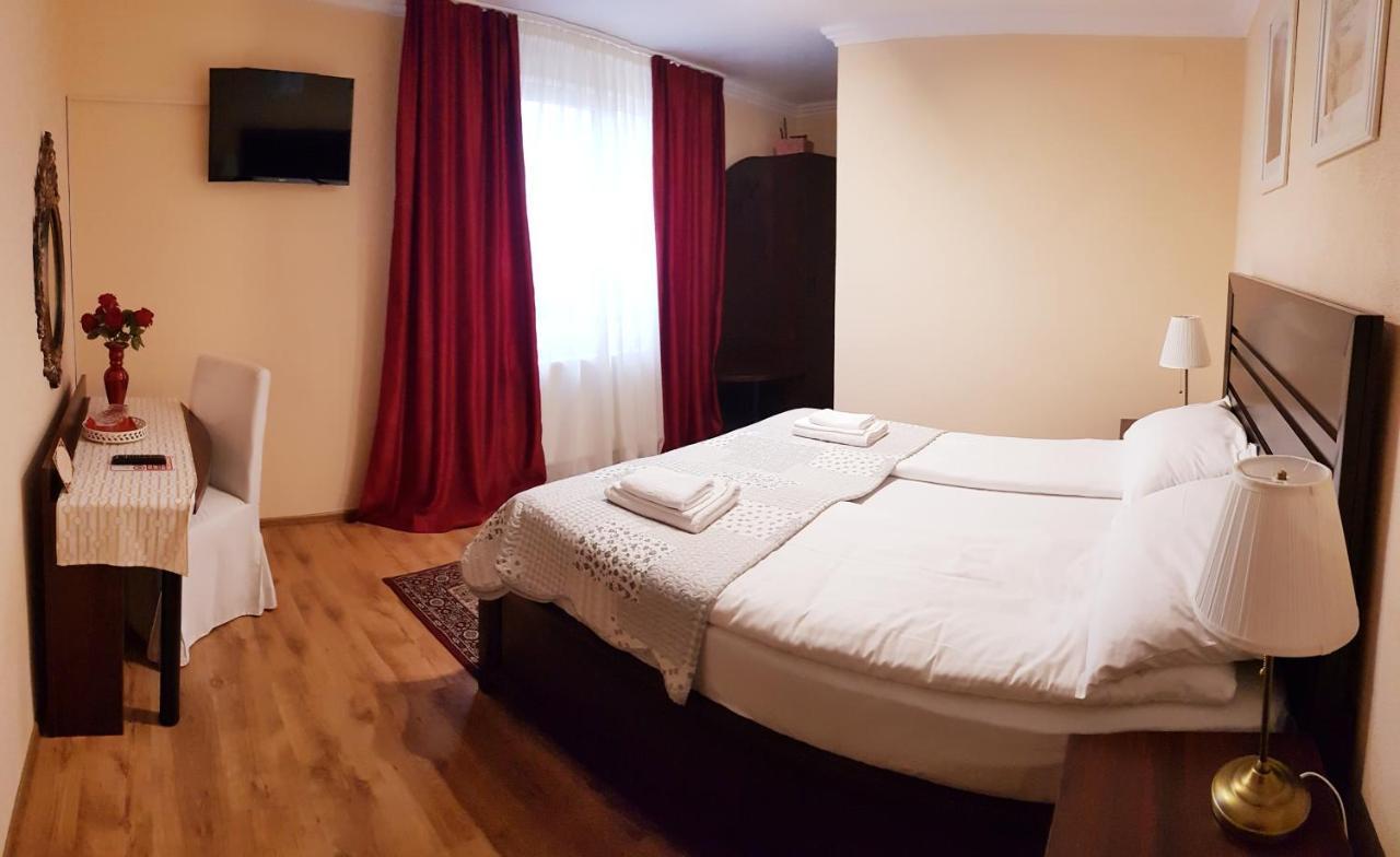 Cazare La Troita Hotel Кодлеа Екстериор снимка