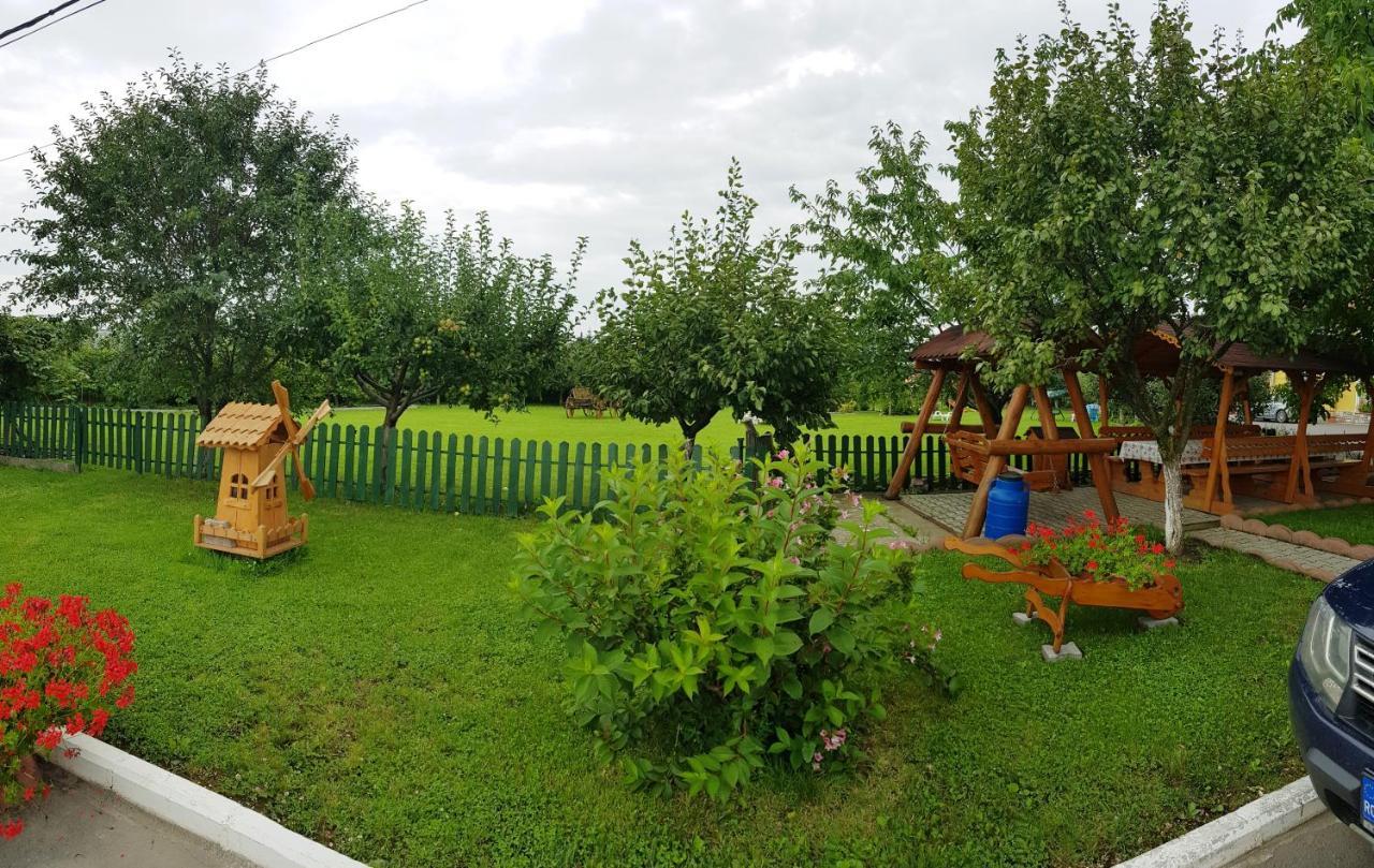 Cazare La Troita Hotel Кодлеа Екстериор снимка